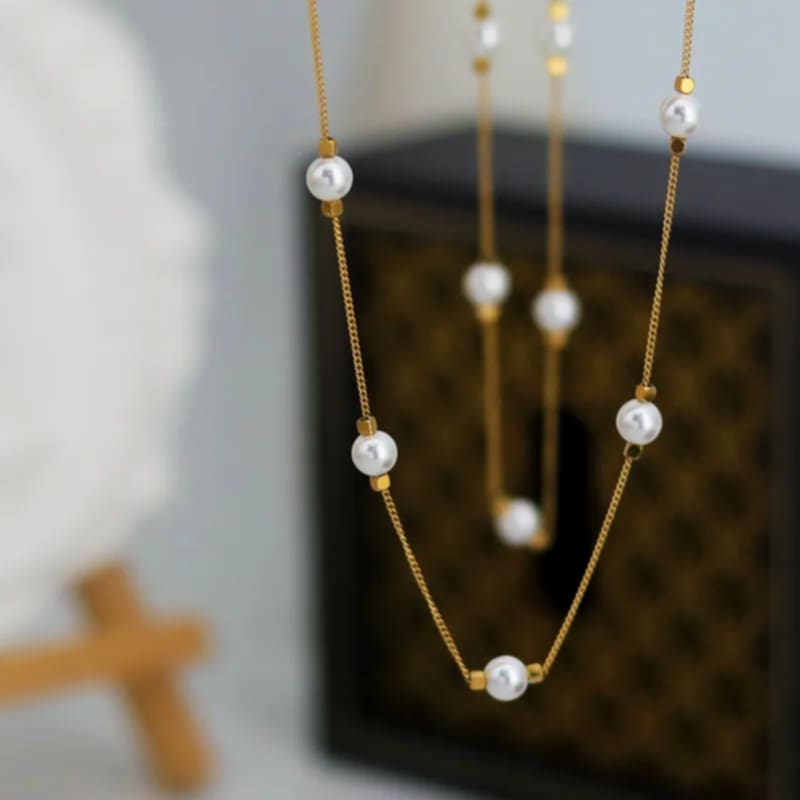 Esencia De Luna Necklace
