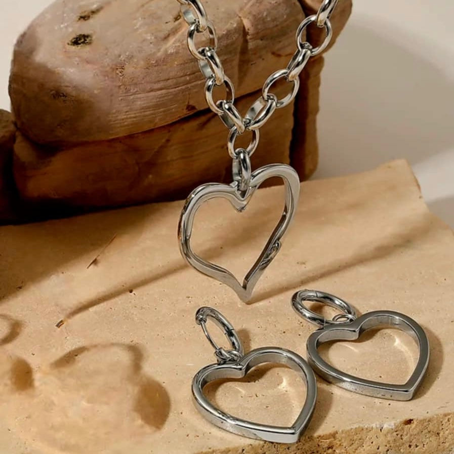 Dorothea Heart Earrings