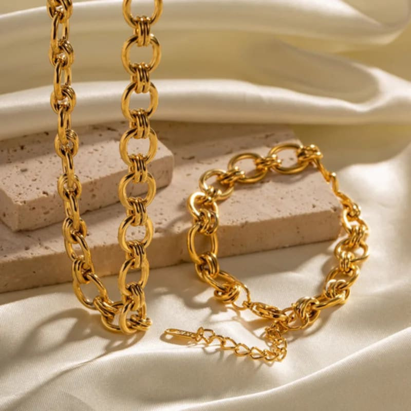 Nora Necklace