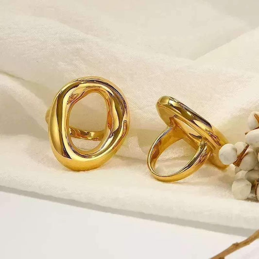 Nia Ring