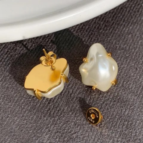 Luna Pearl Studs