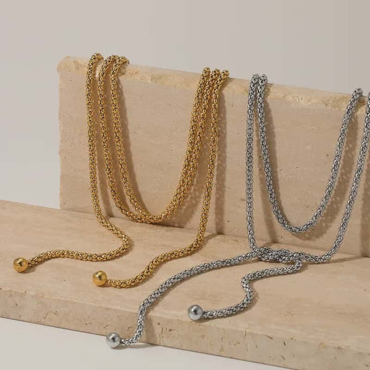 Nudo Divino Necklace