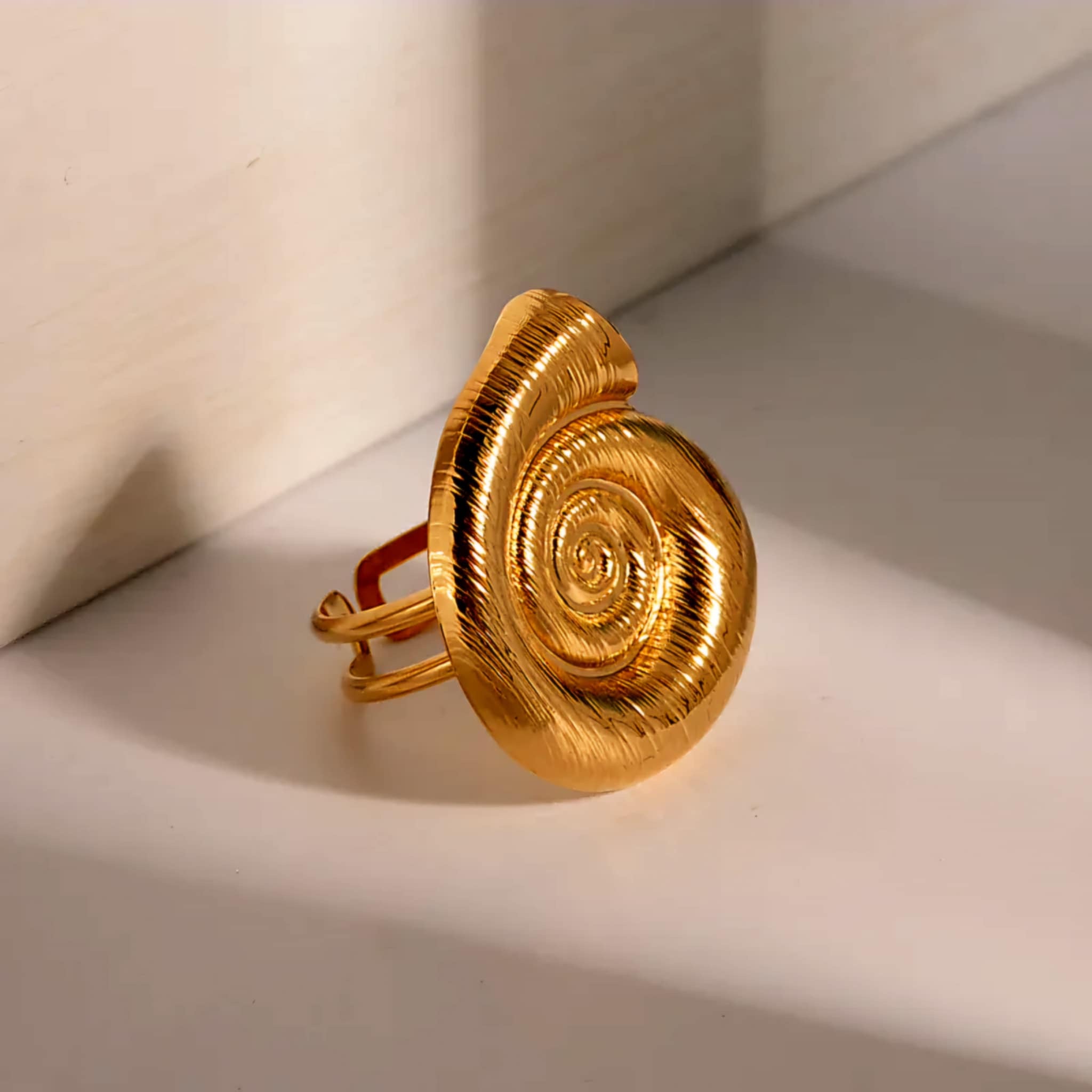 Gold Sea Shell Ring – Luna Roja